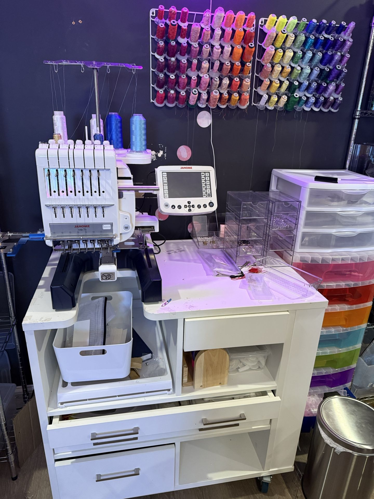 Janome MB-7e + MB-4Se Embroidery Machine Bundle w/ Thread & Workstation