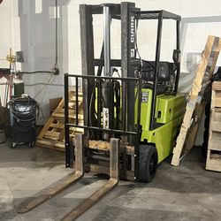Clark Forklift 