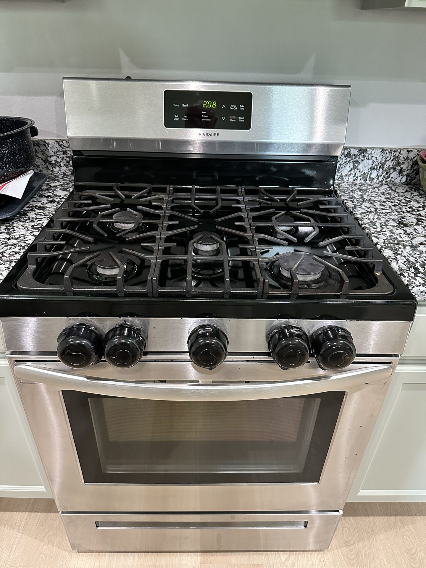 Frigidaire Stainless Gas Stove