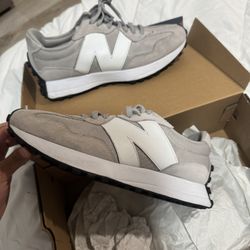 New Balance 327