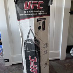 UFC  70lb MMA Training Bag with Gloves