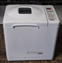 WELBILT "THE BREAD MACHINE" AUTOMATIC BREAD MAKER - GOOD CONDITION