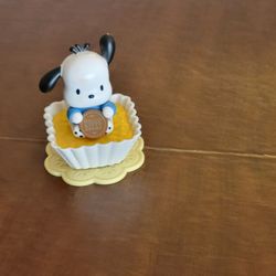 Sanrio Characters Nakayoshi Memories Tea Party Pochacco Hello Kitty Figure.
Pre-owned, good shape, please see photos for details. Vintage, @1989.
Weig