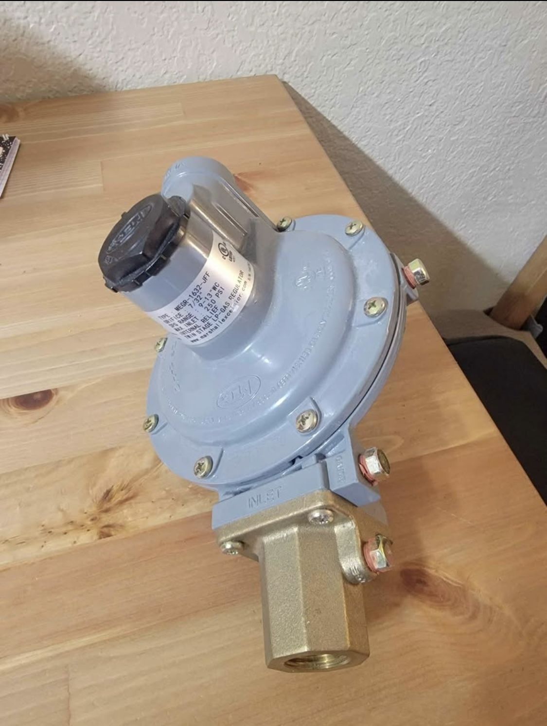 LP GAS REGULATOR