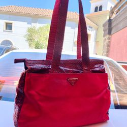 Women’s Red Shoulder Bag