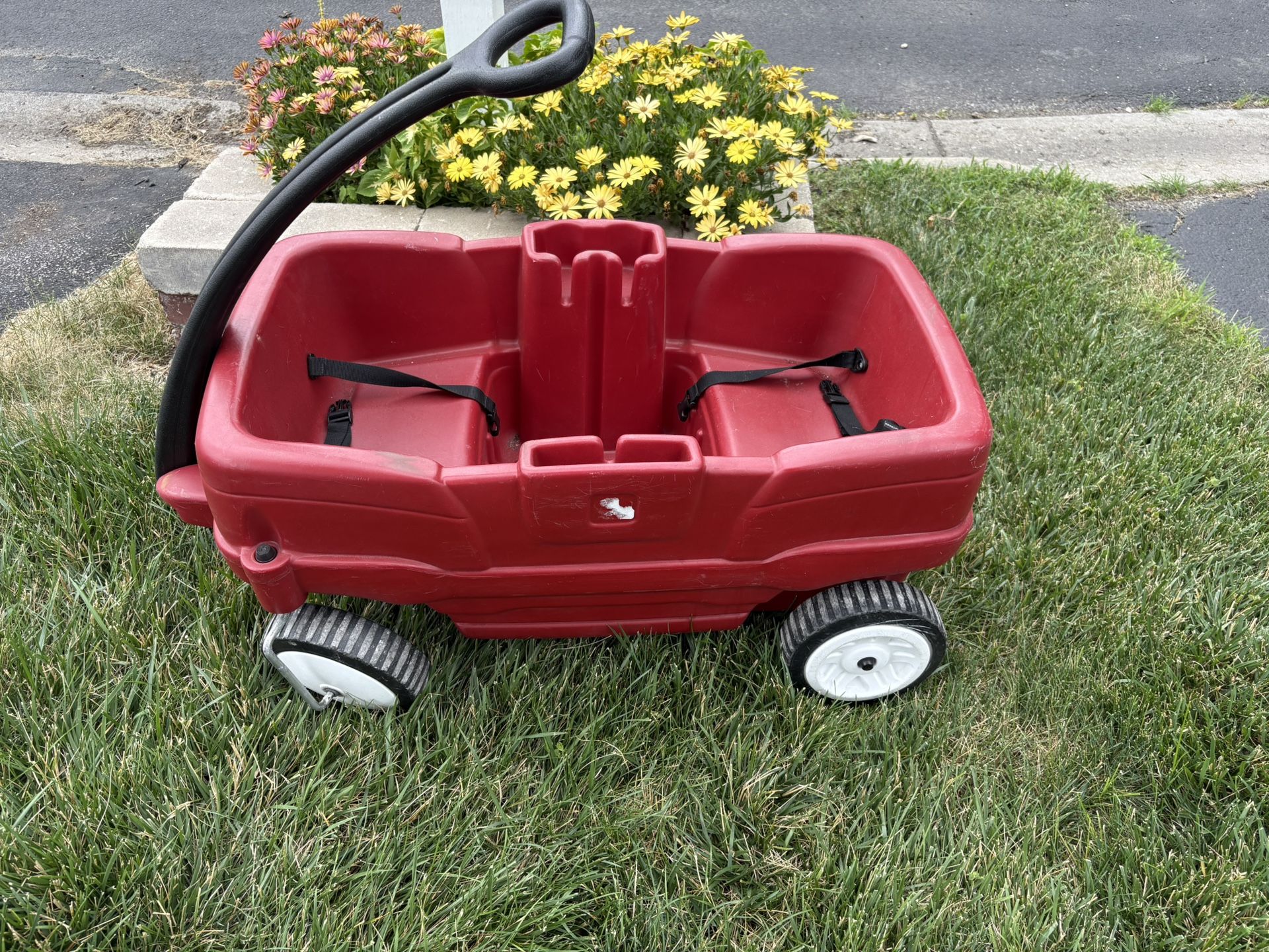 Step 2 Red plastic Wagon