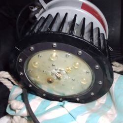 Eaton Crouse-Hinds PVM7L2AR1/UNV1 Series Luminaire Fitting Model
