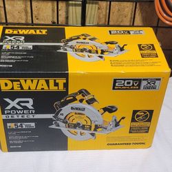 DEWALT  XR Power Detect 20-volt Max 7-1/4-in Cordless Circular Saw TOOL-ONLY 