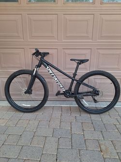 SPECIALIZED ROCKHOPPER 27.5 INCH MOUNTAIN BIKE