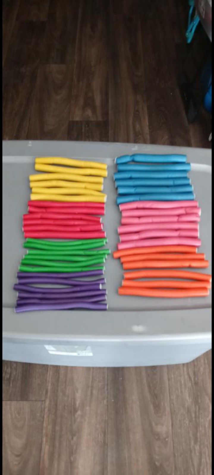 Twist Curling Rollers Pickup Between 2:00-10:40 Rainbow/Charleston Cash Only Read Description