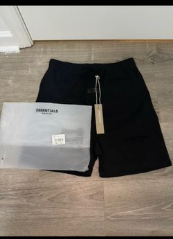 Essential Shorts Black Color Medium