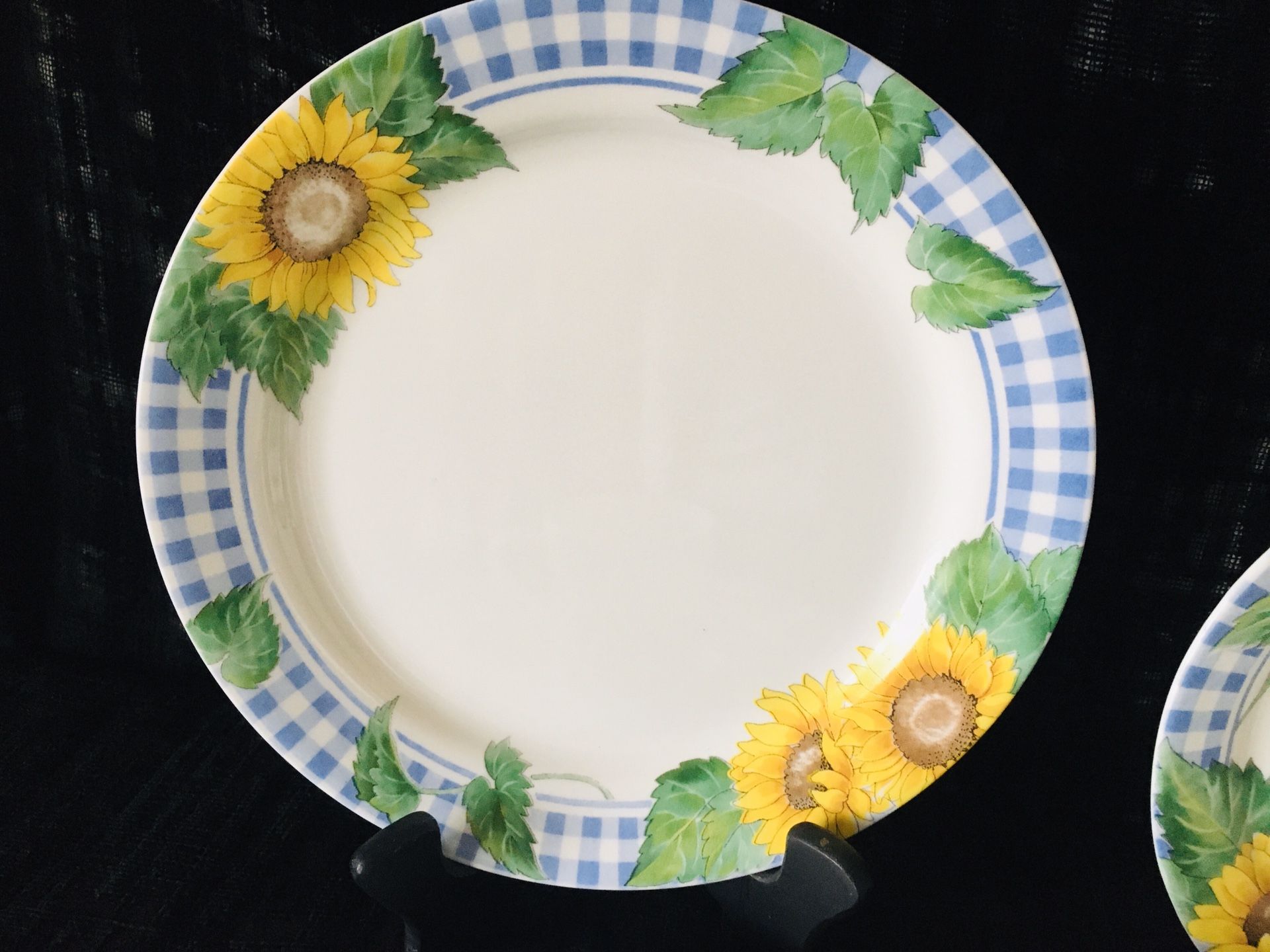 11 PiecesCorelle Sunflower Dinnerware Corning for Sale in Duncan, SC