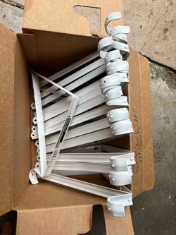 White Shelf closet bracket 13 total. 9.43-in L x 0.94-in W x 12.8-in D.