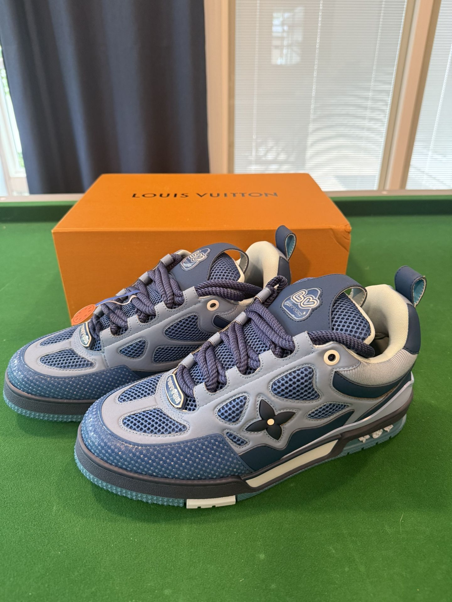Blue Lv Skates 11/12