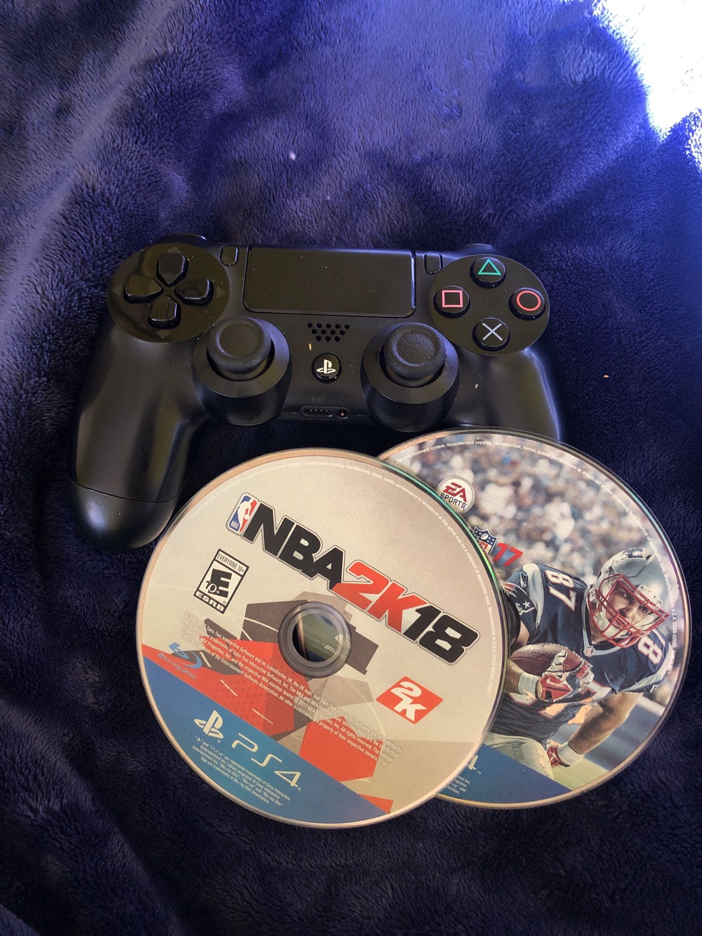 PS4 controller w/ NBA 2k18 Madden NFL 17