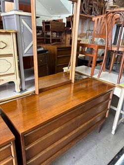 Vintage Bassett Walnut Mid Century Modern Dresser w/ Mirror and six drawers