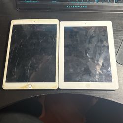 2 X Ipad 3rd Generation A1430 and Ipad 7th Gen A2197