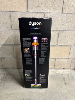 Dyson Detect Cordless Stick Vacuum V15 9.8” Cleaning Path Yellow/Silver
