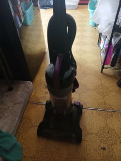 Bissel Bagless vaccum cleaner