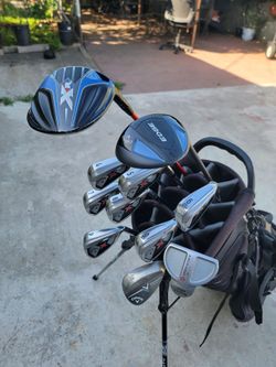 Callaway Golf Club Set Right Handed W/Datrek Golf Bag