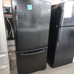 Ge Bottom Freezer Fridge 