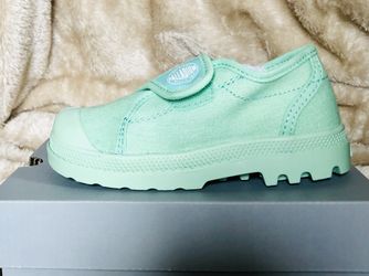 Toddler Shoes - Size 7