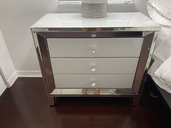 El dorado oversized mirror nightstands (set of 2)