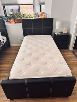 Twin size bed