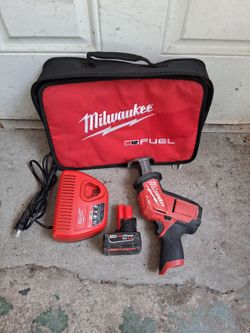 Milwaukee m12 brushless hacksaw