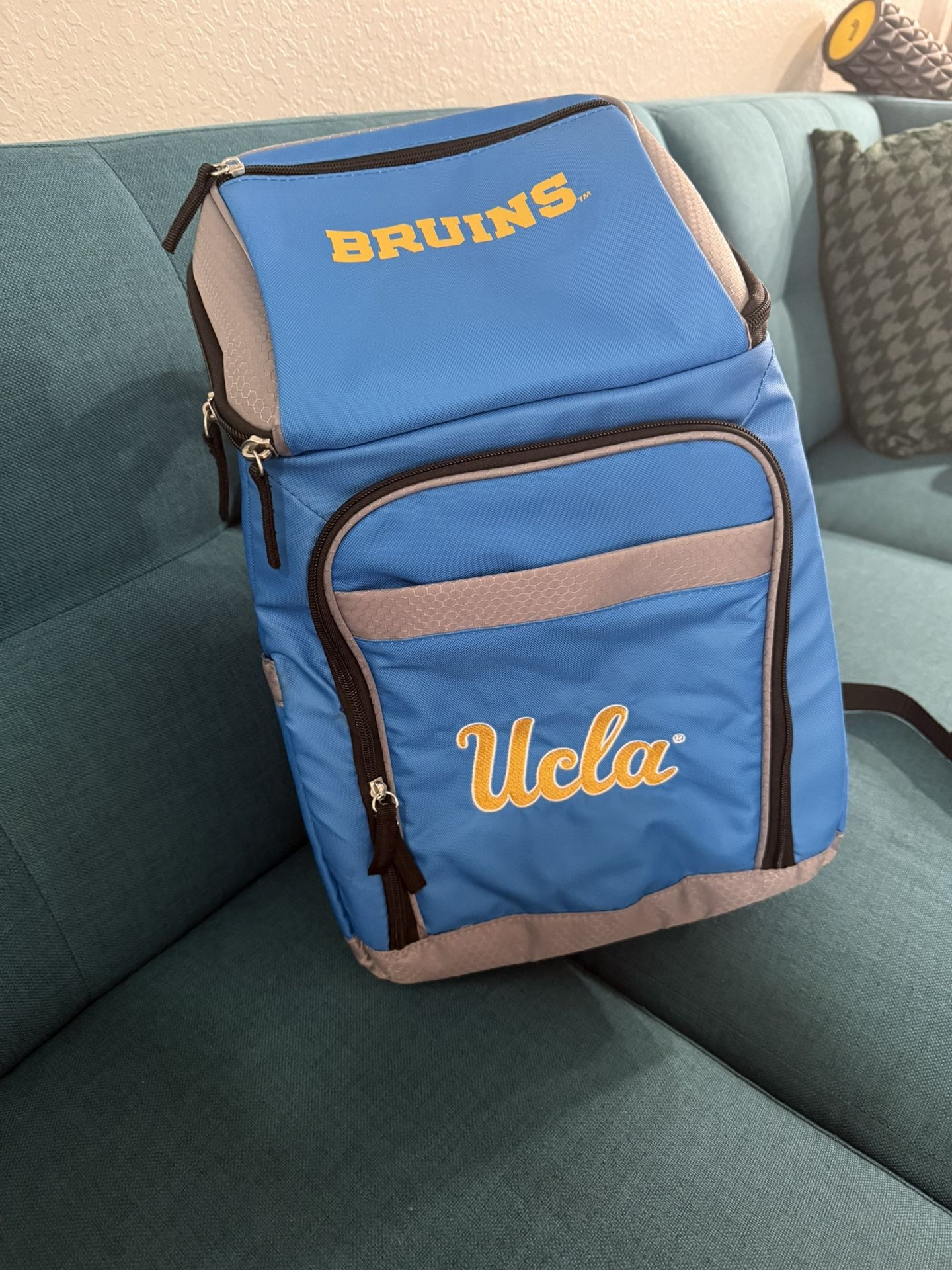 BRAND NEW UCLA COOLER BACKPACK
