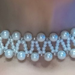 Beaded Pearl Choker 