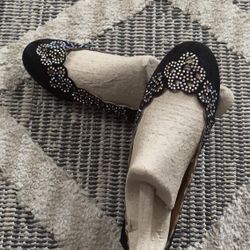 WOMENS BLACK DRESS SHOES IN A RARE SIZE 10 RECEIVED AS A GIFT BUT DIDNT FIT