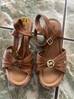 Zapatos de niña nuevos size 12 Mk
