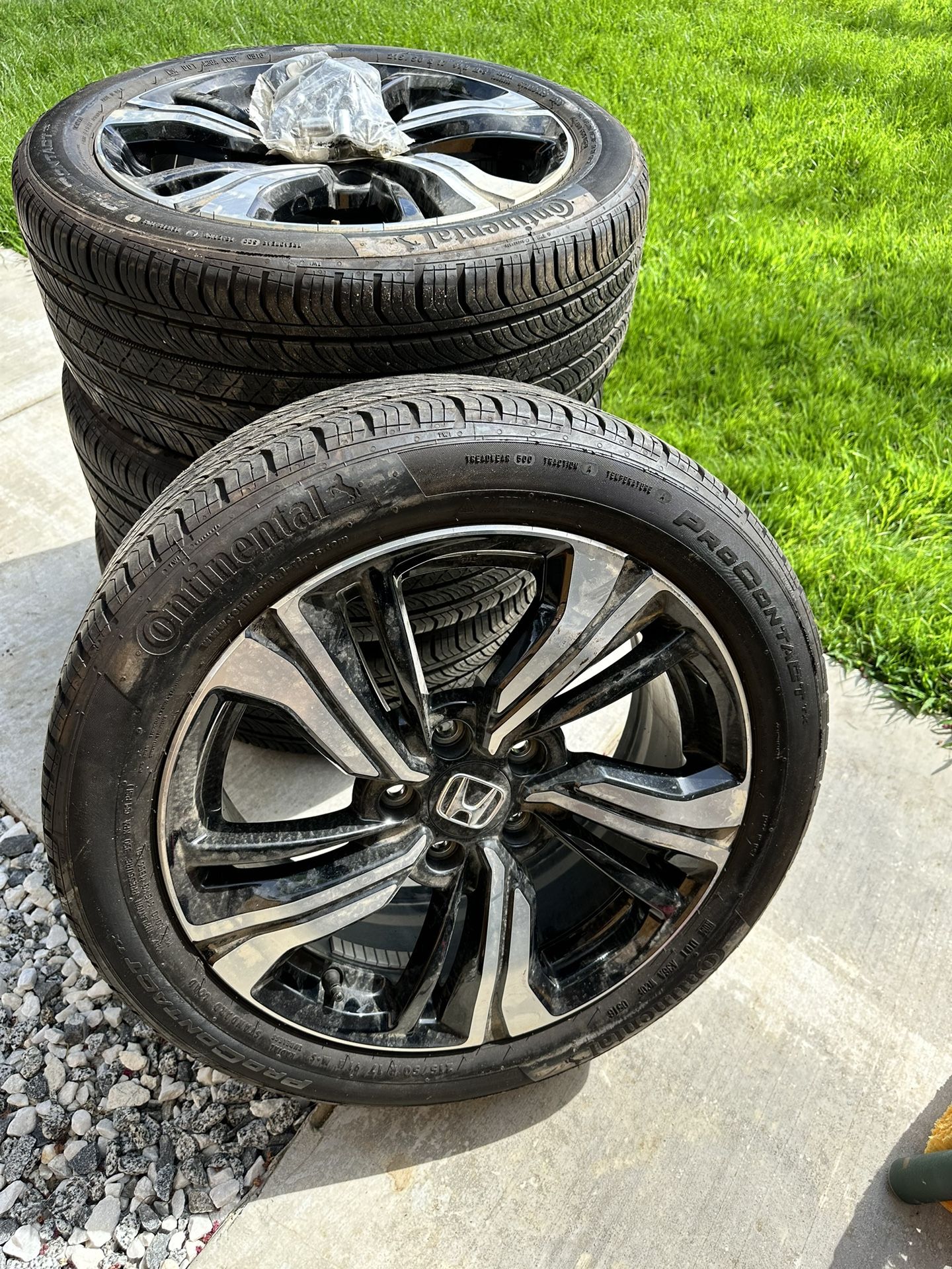 2016 Honda Civic Black Machined factory rims and tires