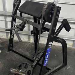 Hammer Strength Preacher Curl 