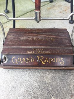 Floor sweeper GRAND RAPIDS WORKS!!