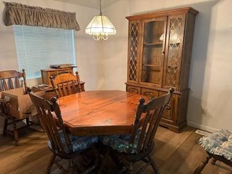 Dining table & hutch