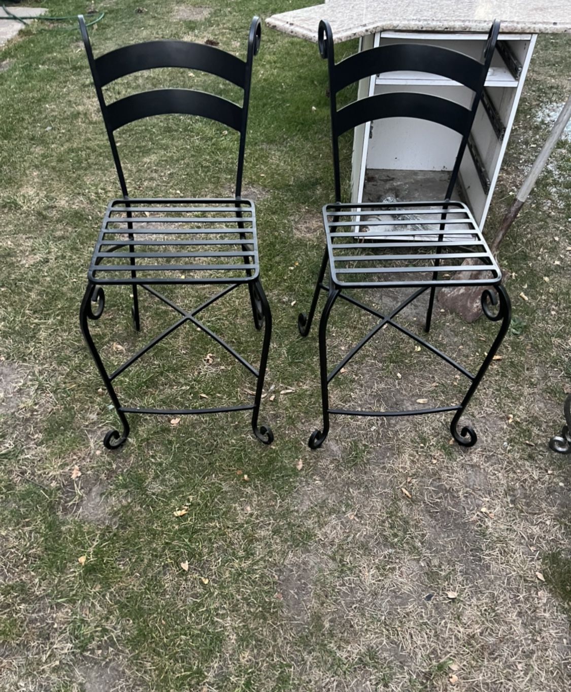 2 Barstools