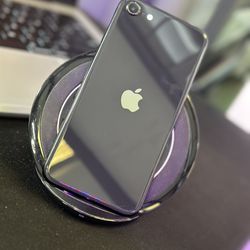 Unlocked Apple iPhone SE (2020)
