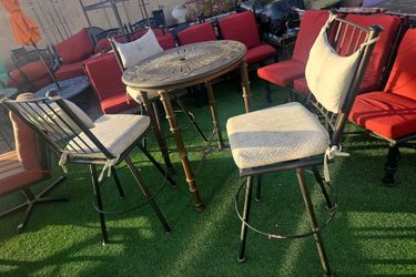 $400 ARIZONA IRON SWIVEL 3 CHAIRS AND TABLE