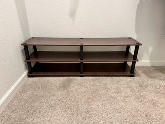 Show shelf / rack
