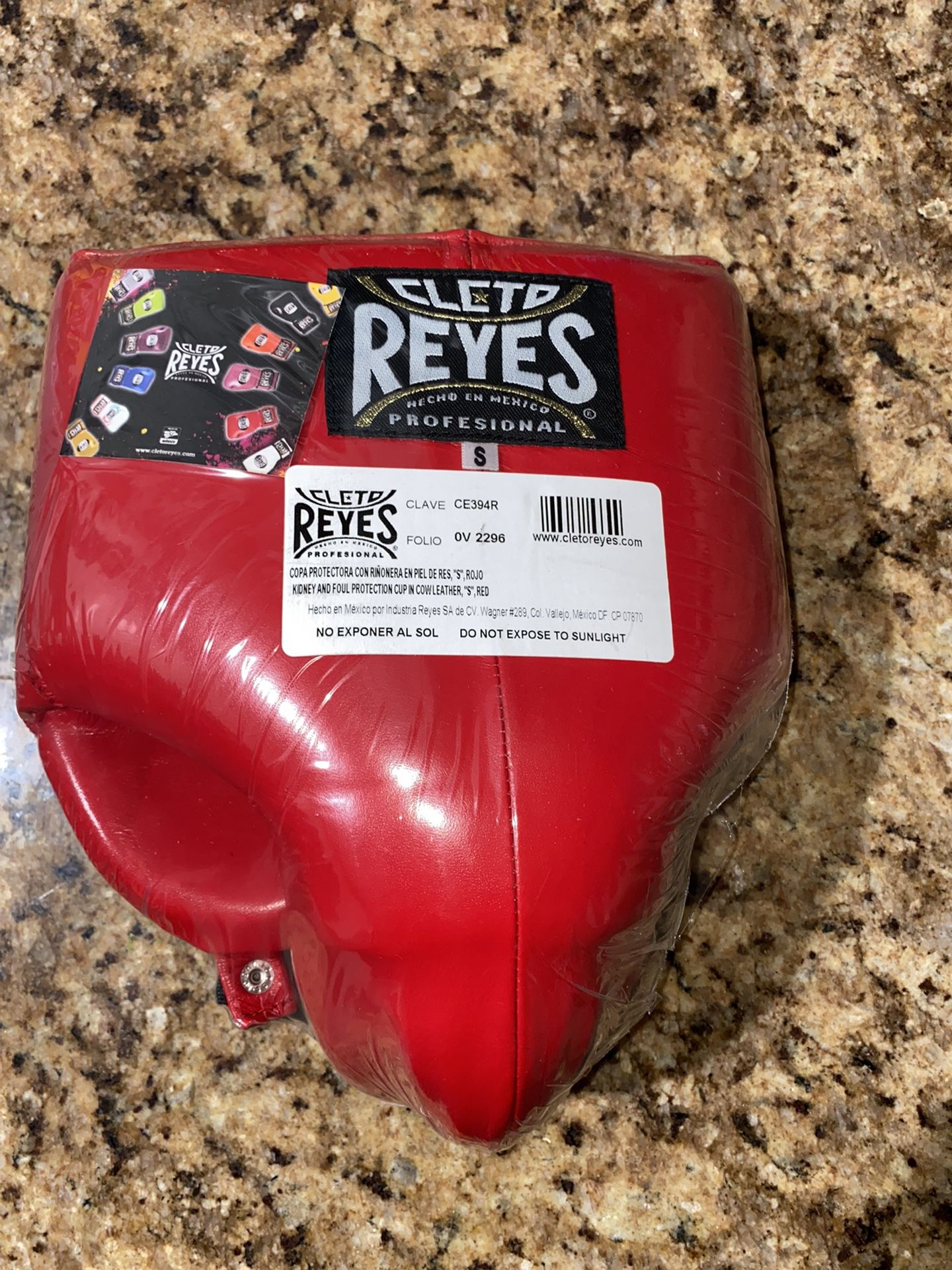 Cleto Reyes Red Kidney Foul Protector Size Small