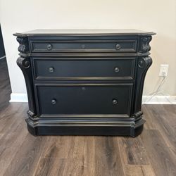 Hooker lateral File Cabinet