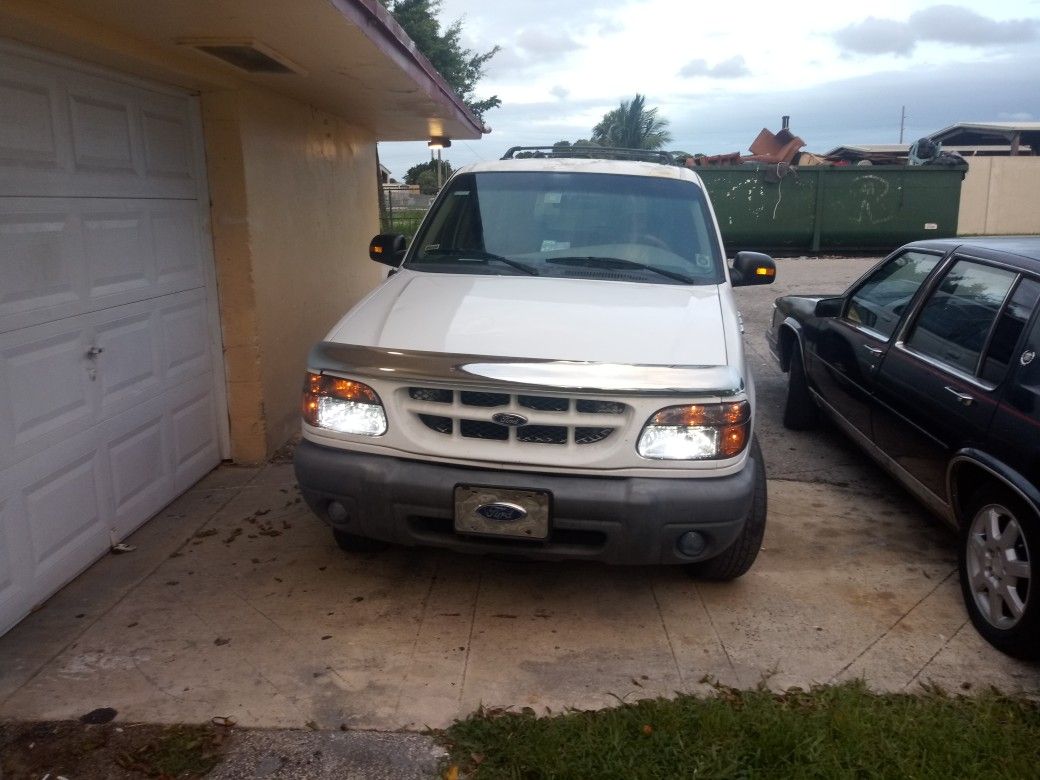 1999 Ford Explorer