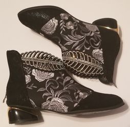 European Novelty Boots 