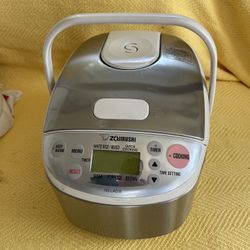 Zojirushi Rice Cooker-3 Cups