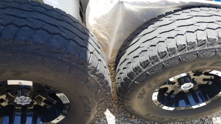 Lt315/75R16 Wildpeaks on Moto Metal 16"s