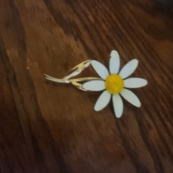 Vintage Daisy Pin