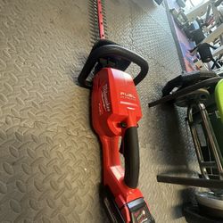 Milwaukee M18 Hedger With 6ah Battery 
