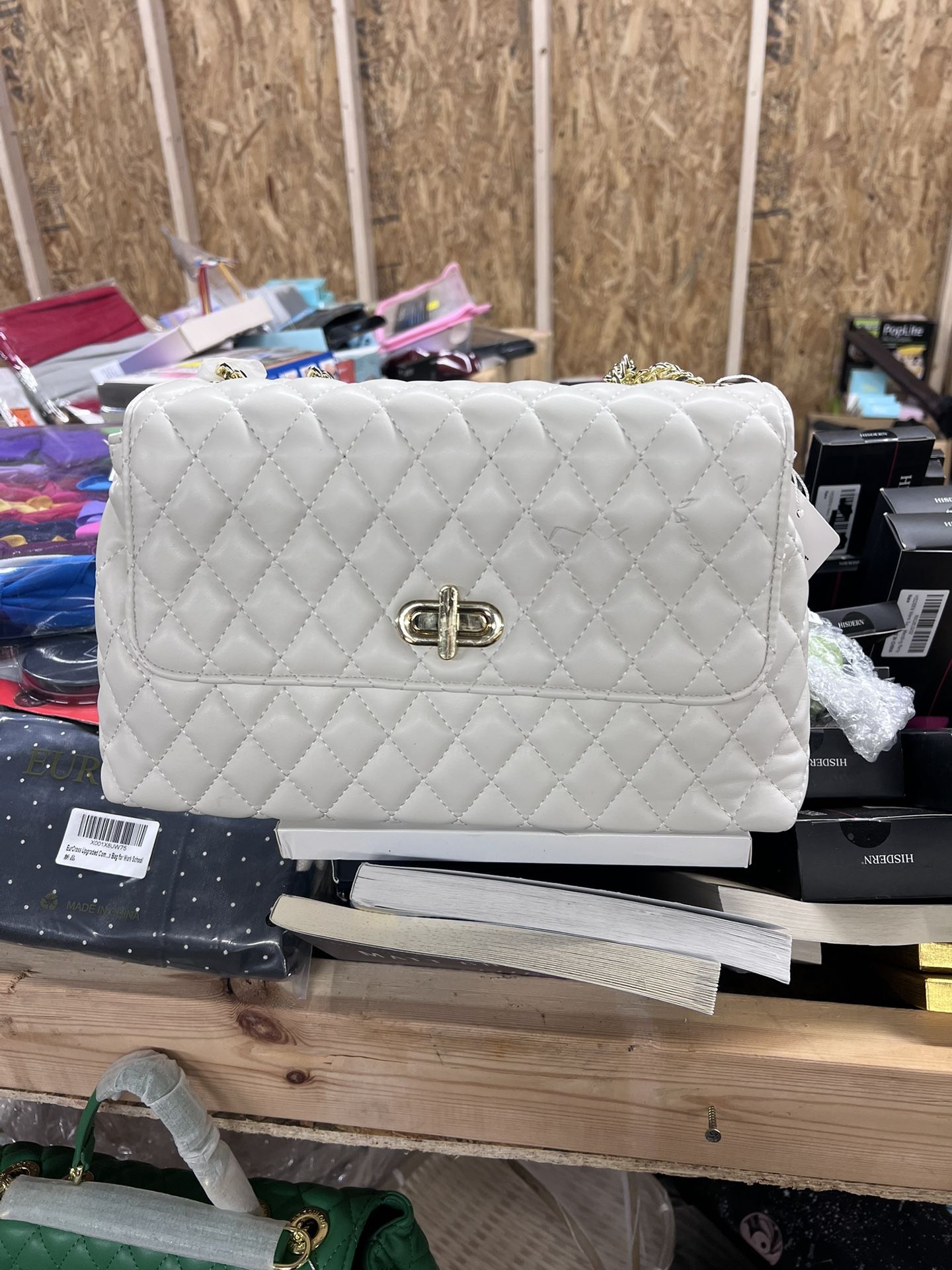 New ER.Roulour Quilted Crossbody Bags for Women, Trendy Roomy Shoulder Handbags with Flap Gold Hardware Chain Purses Shoulder Bag